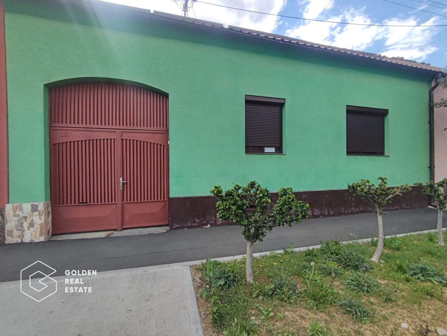 Casa din caramida in centrul Lipovei, 880 teren - Poză 1