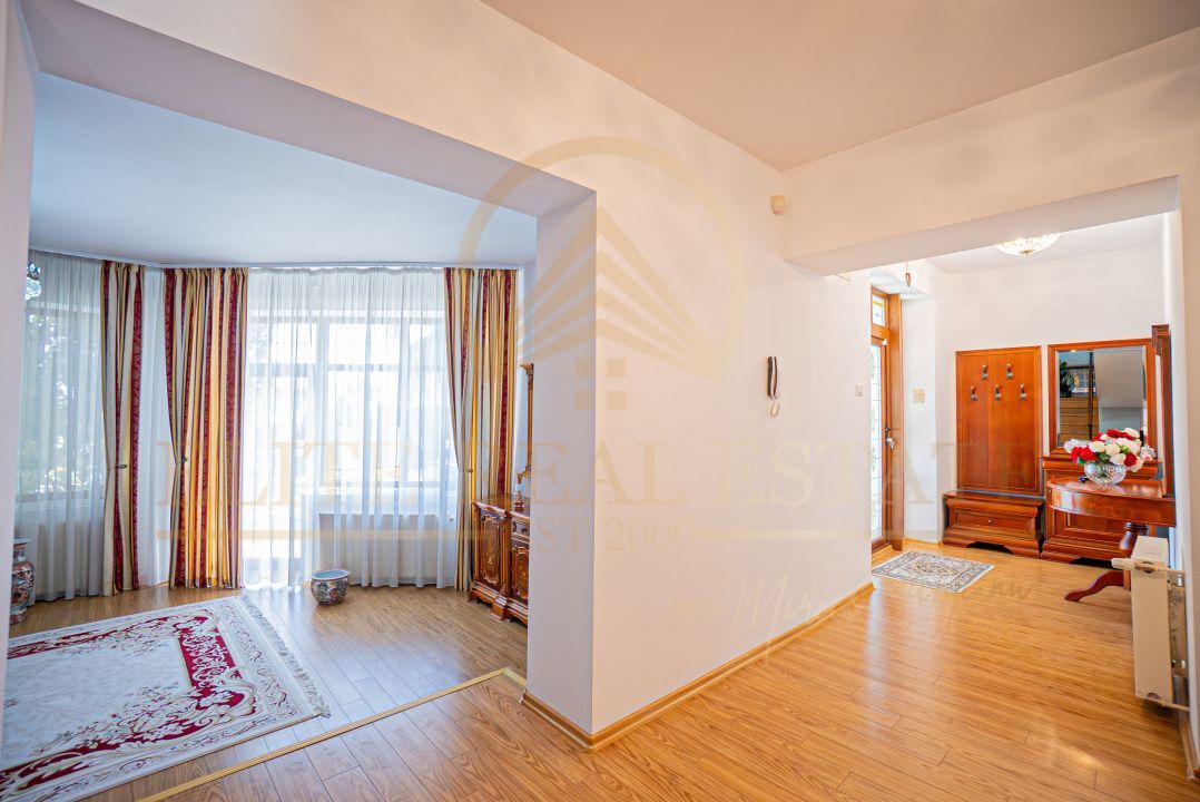 Ovidiu Sud - Zona premium - Vila impozanta, curte mare, garaj, terasa! - Poză 6