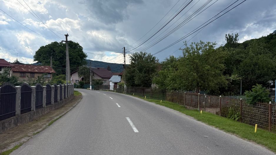Teren plat-intravilan -3800 mp, cu pădurice și ieșire la râu! - Poză 32
