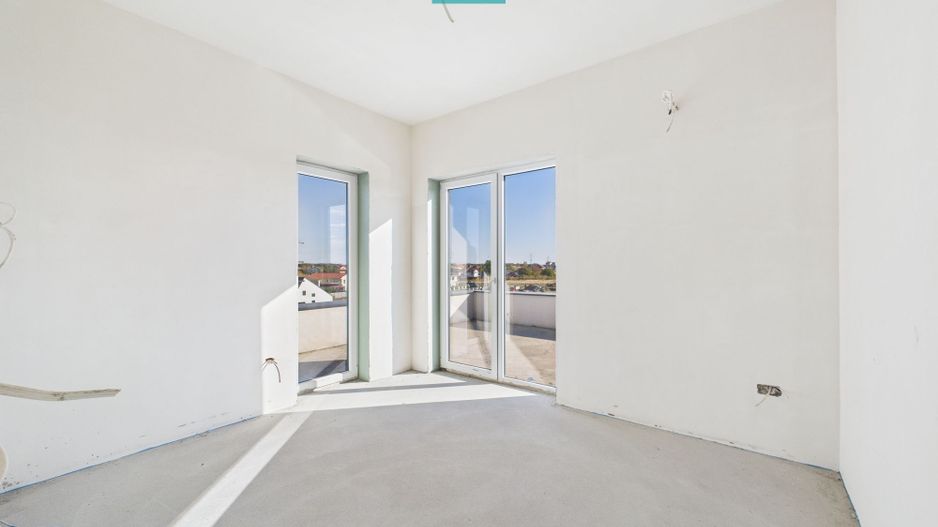 Penthouse cu lift privat și terasă mare în Ghiroda - Poză 1