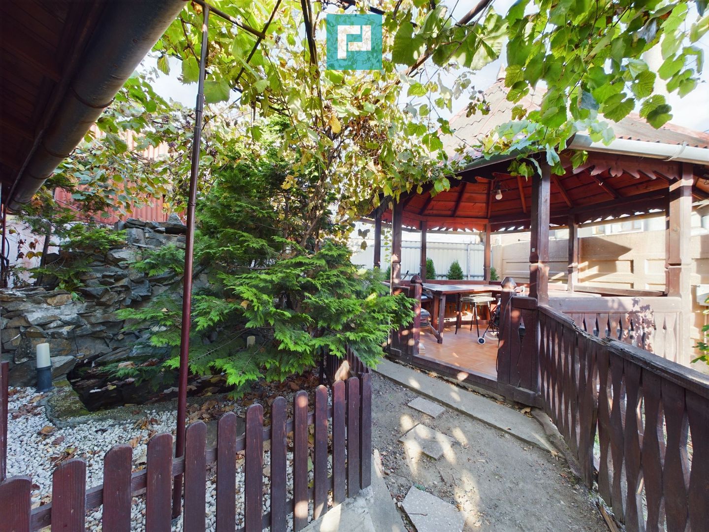 Casă la cheie în Uta - Poză 11