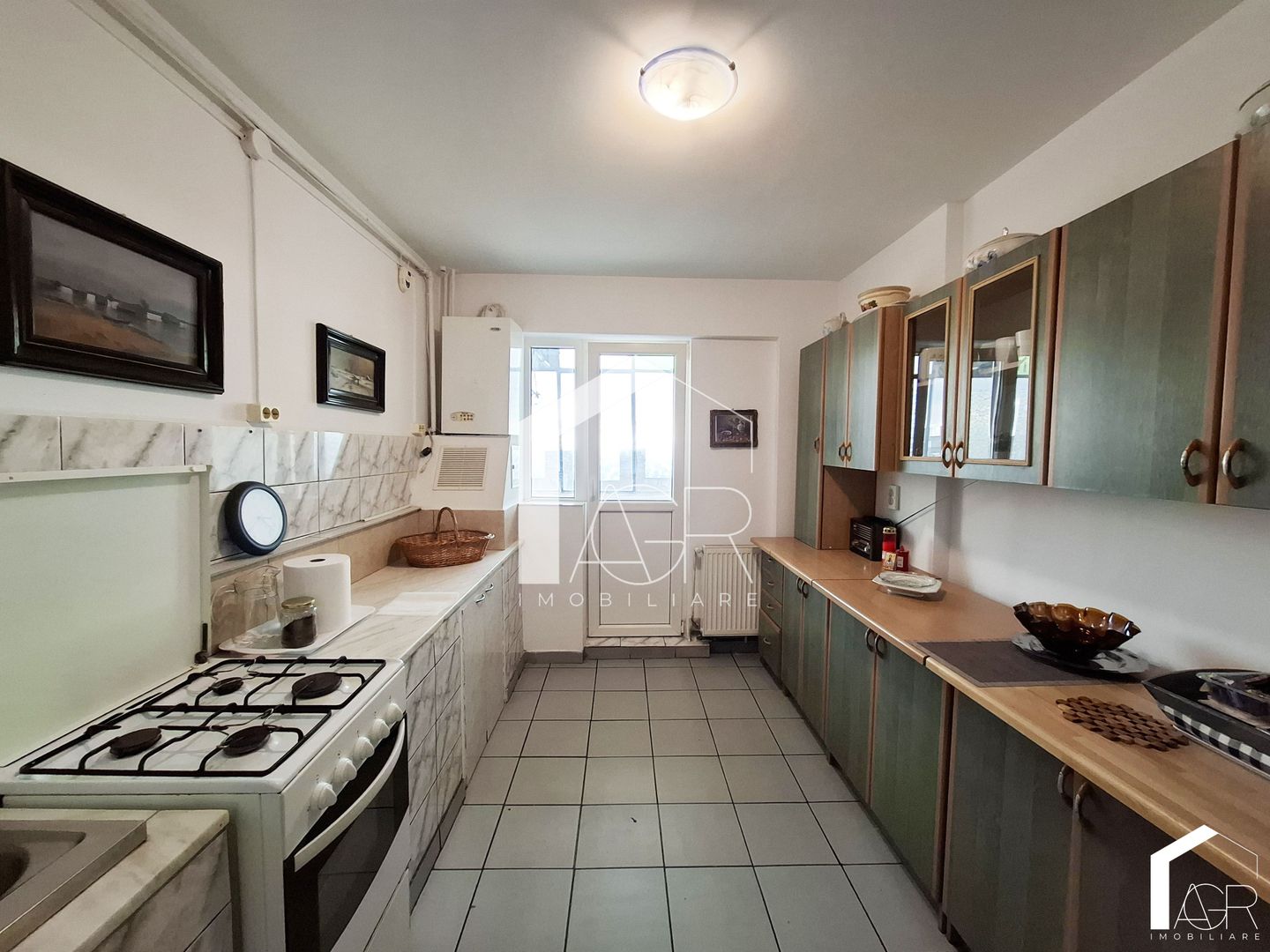 Apartament cu 2 camere, decomandat, confort 1, zona Republicii - Poză 4