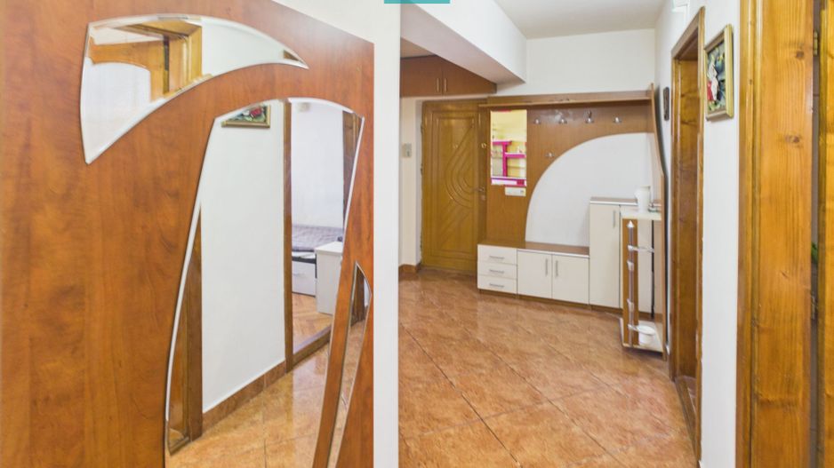 Apartament 3 camere de inchiriat - 360 €/lună - Poză 2