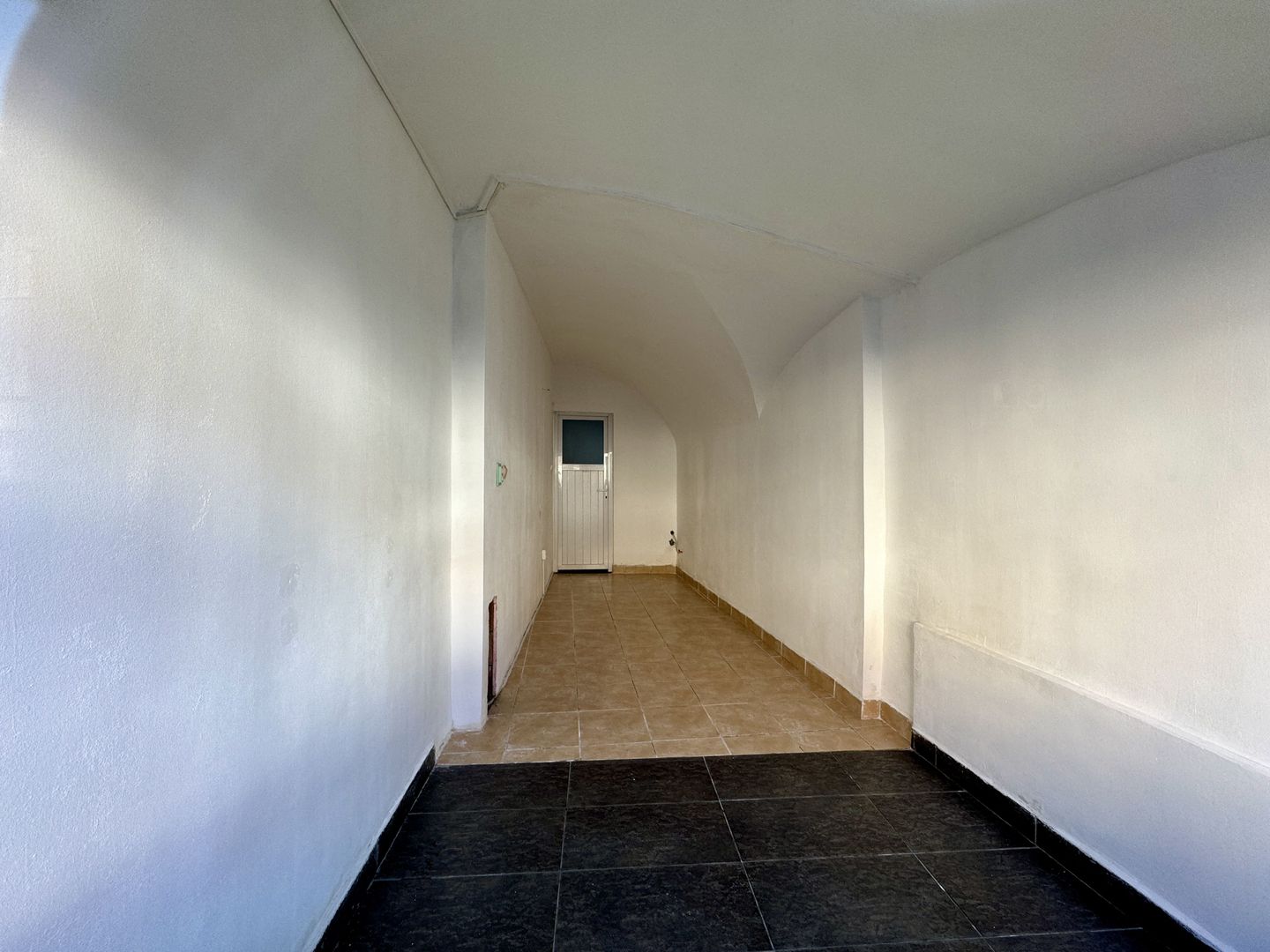 Spatiu comercial de inchiriat la parter in zona centrala - Poză 4