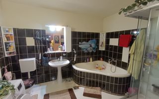 Casa in Cisnadie, oportunitate de investitie - Poză 10