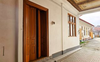 Casa 5 camere, 2 bai, 490 mp teren, Centru, pretabila pentru birouri - Poză 2