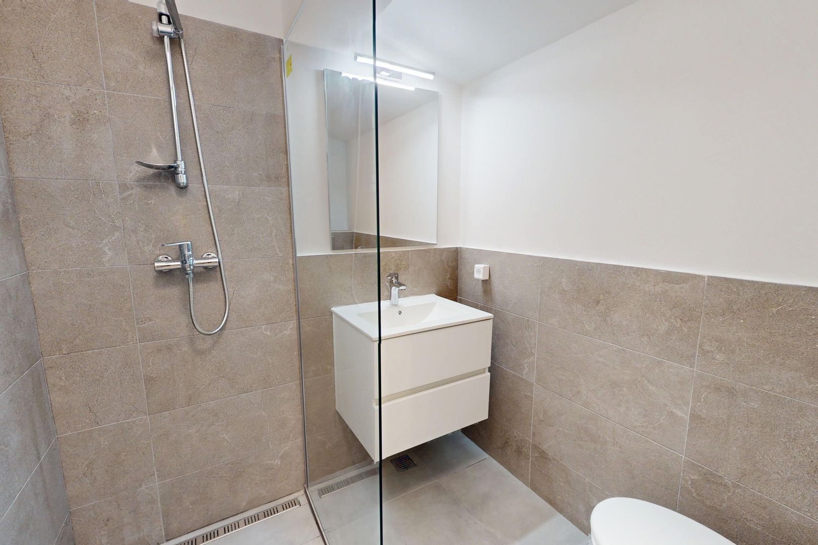 Penthouse 3 camere, 2 băi, mobilat complet, dressing - întabulat - Poză 9