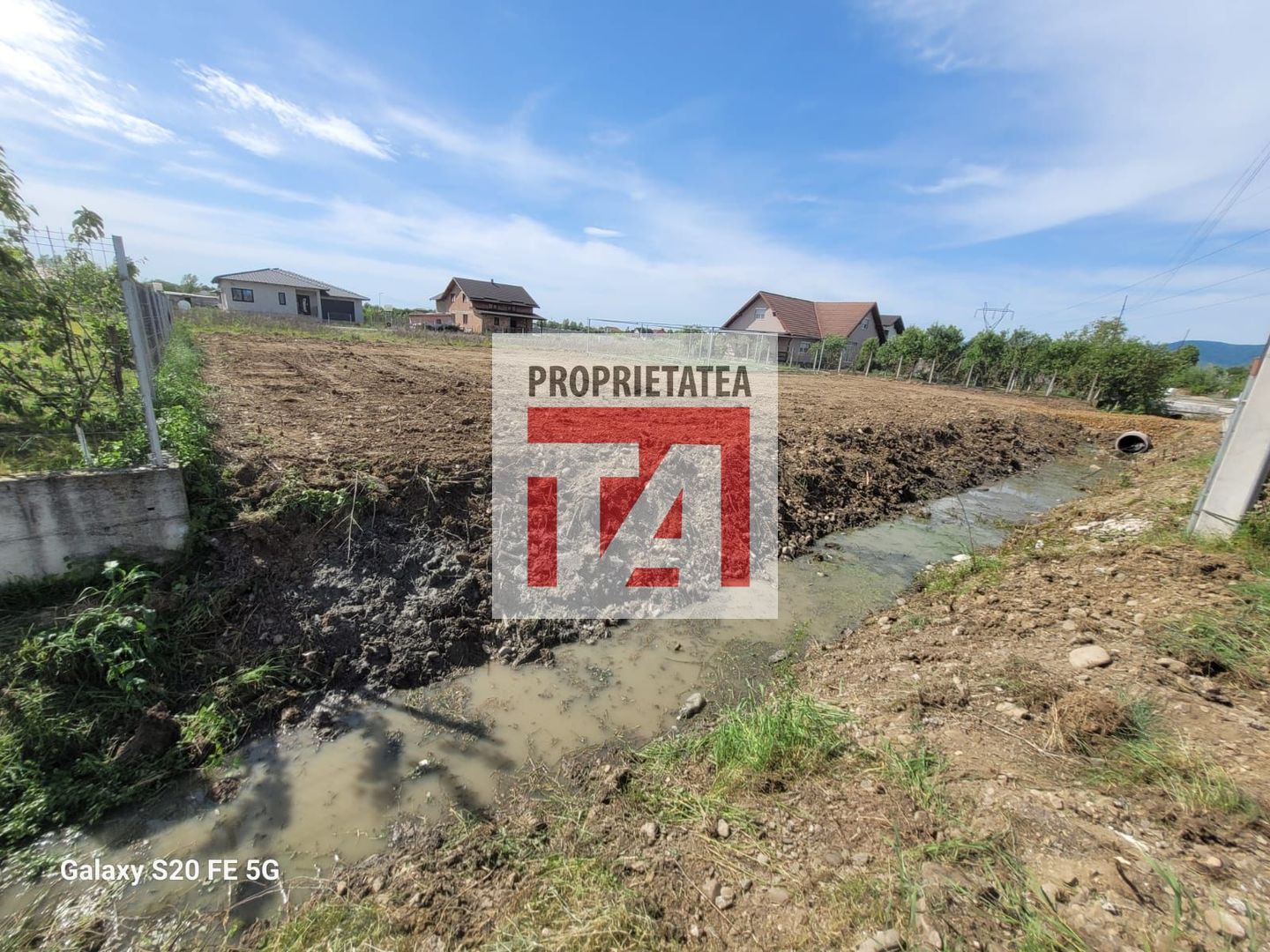 Teren intravilan  13 ari  Catallina - Poză 1