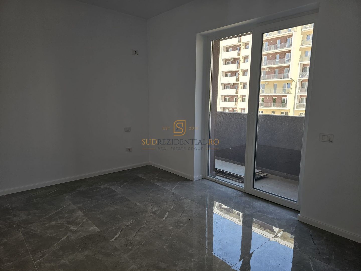 Apartament decomandat 3 camere, disponibil imediat, etaj 2/10 - Poză 6