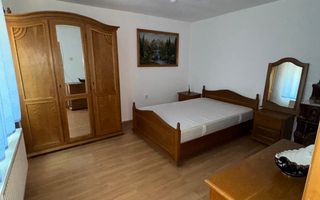 vand casa zona Biserica Noua , P+ET 1 - Poză 1