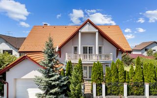 Vila / Casa superba cu 5 camere zona | 1032 mp teren |  Sanpetru Brasov - Poză 1
