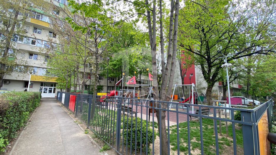 Apartament 2 camere Calea Griviței–1 Mai Metrou-vedere panoramica - Poză 1