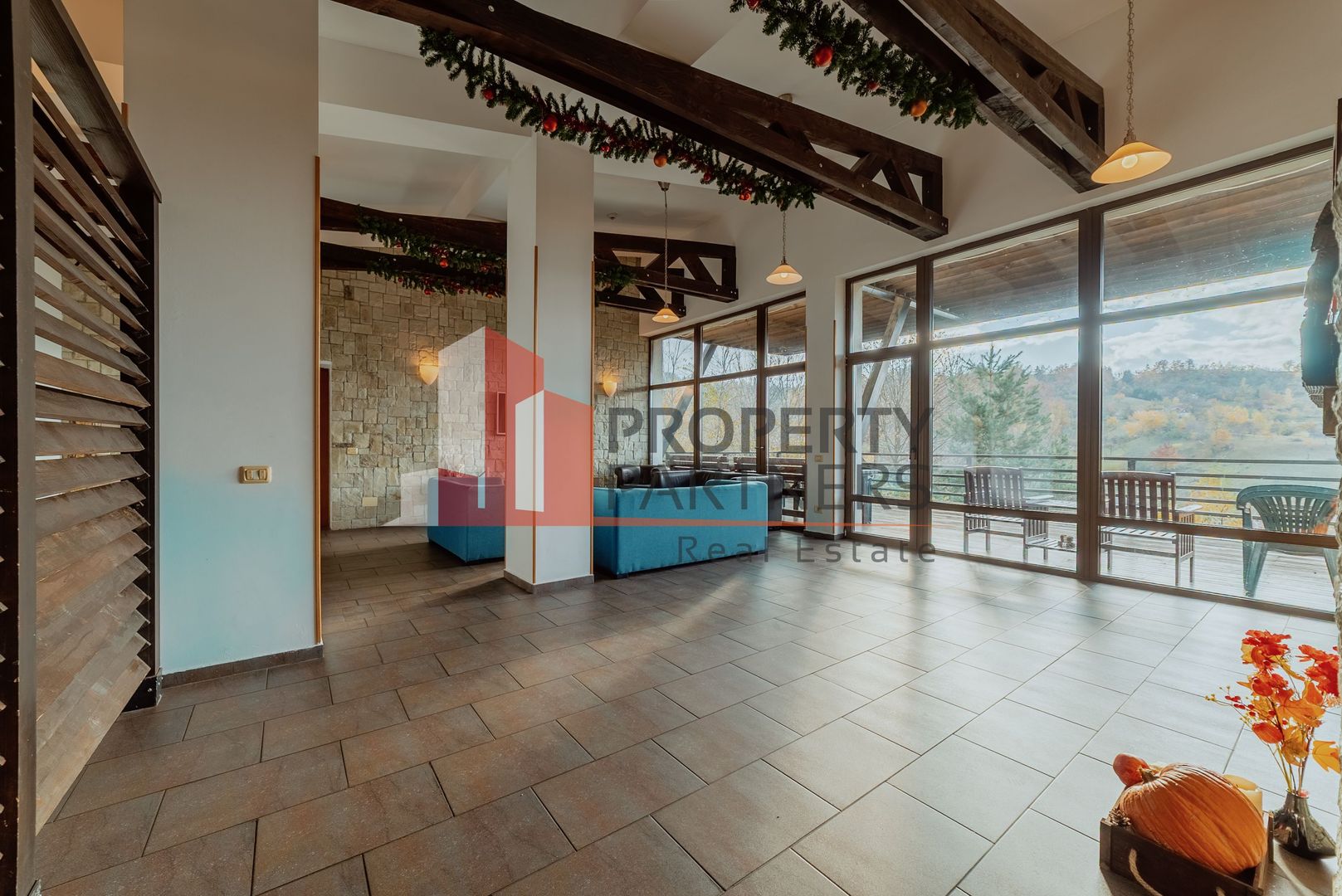 Pensiune  în Bran, sat Poarta – Afacere la cheie, locație premium - Poză 2