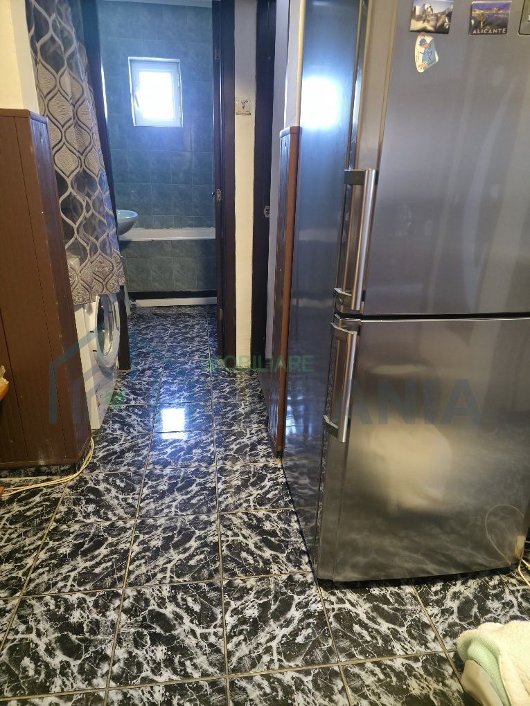 Închiriez apartament 2 camere decomandat - Poză 5