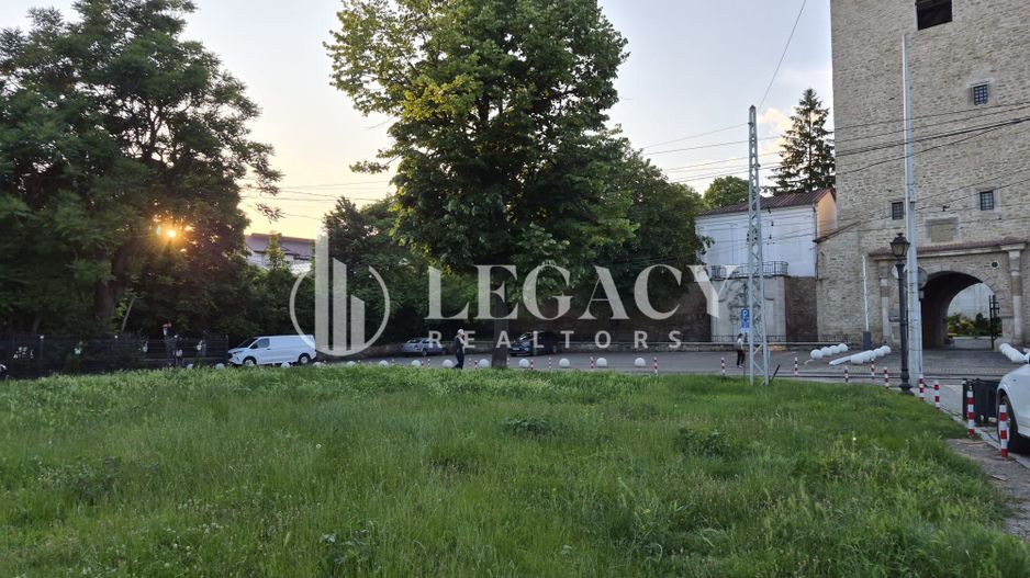 Oportunitate! Teren ultracentral, Tg. Cucu 835 mp - Poză 2