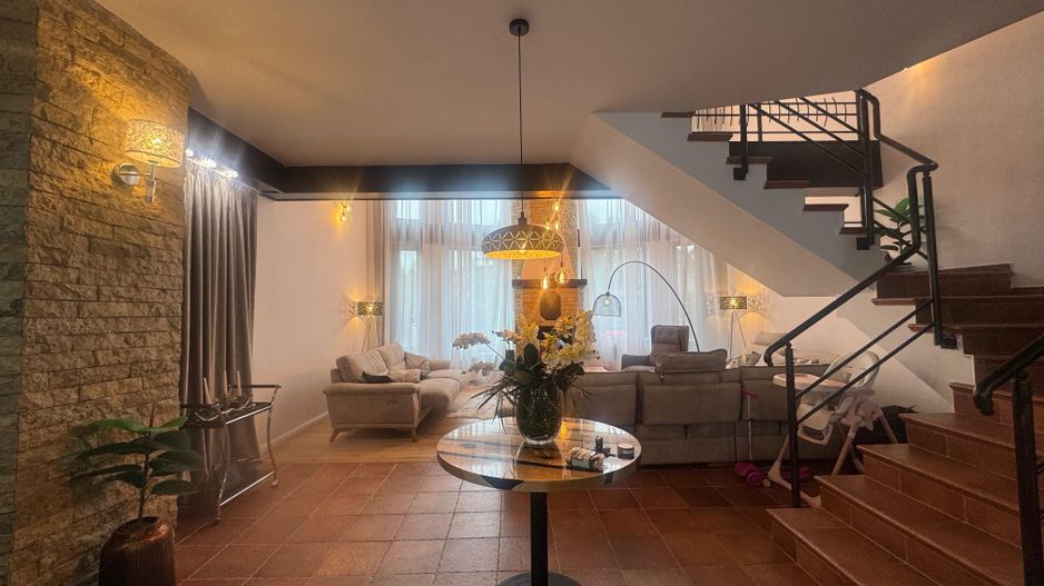 Pensiune deosebită în Bran || priveliște panoramică, facilitati premium - Poză 3