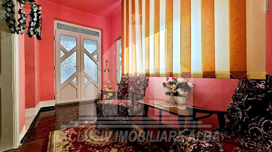 Casa individuala de vanzare in Barabant - Poză 2