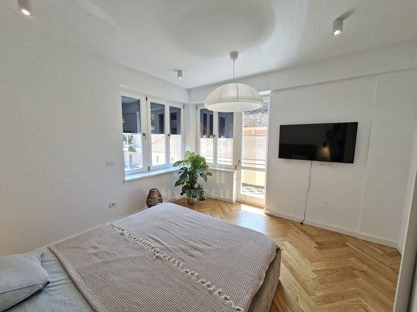 Apartament 3 camere Poarta Schei Brasov - Poză 12