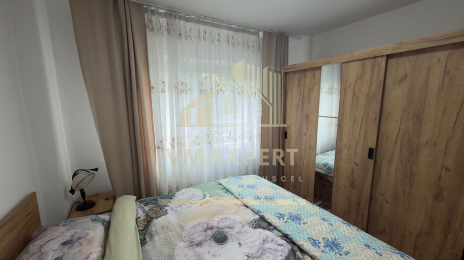 GARSONIERĂ TRANSFORMATĂ  APARTAMENT 2 CAMERE PARTER ZONĂ CENTRALĂ CAMPULUNG - Poză 3