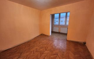 De vanzare apartament 3 camere, Cetate - Poză 4