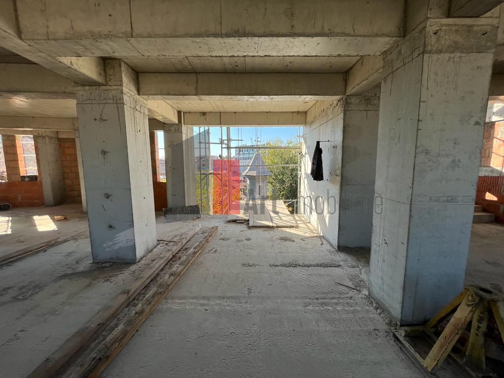 Spatiul "MALNOVA", imobil exclusivist comercial/birouri - Poză 3