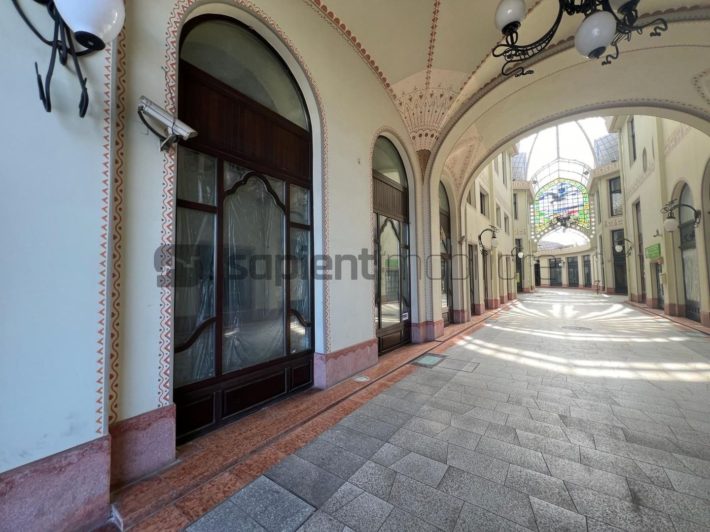Sapient | Spațiu comercial _ Pasajul Vulturul Negru - Poză 2