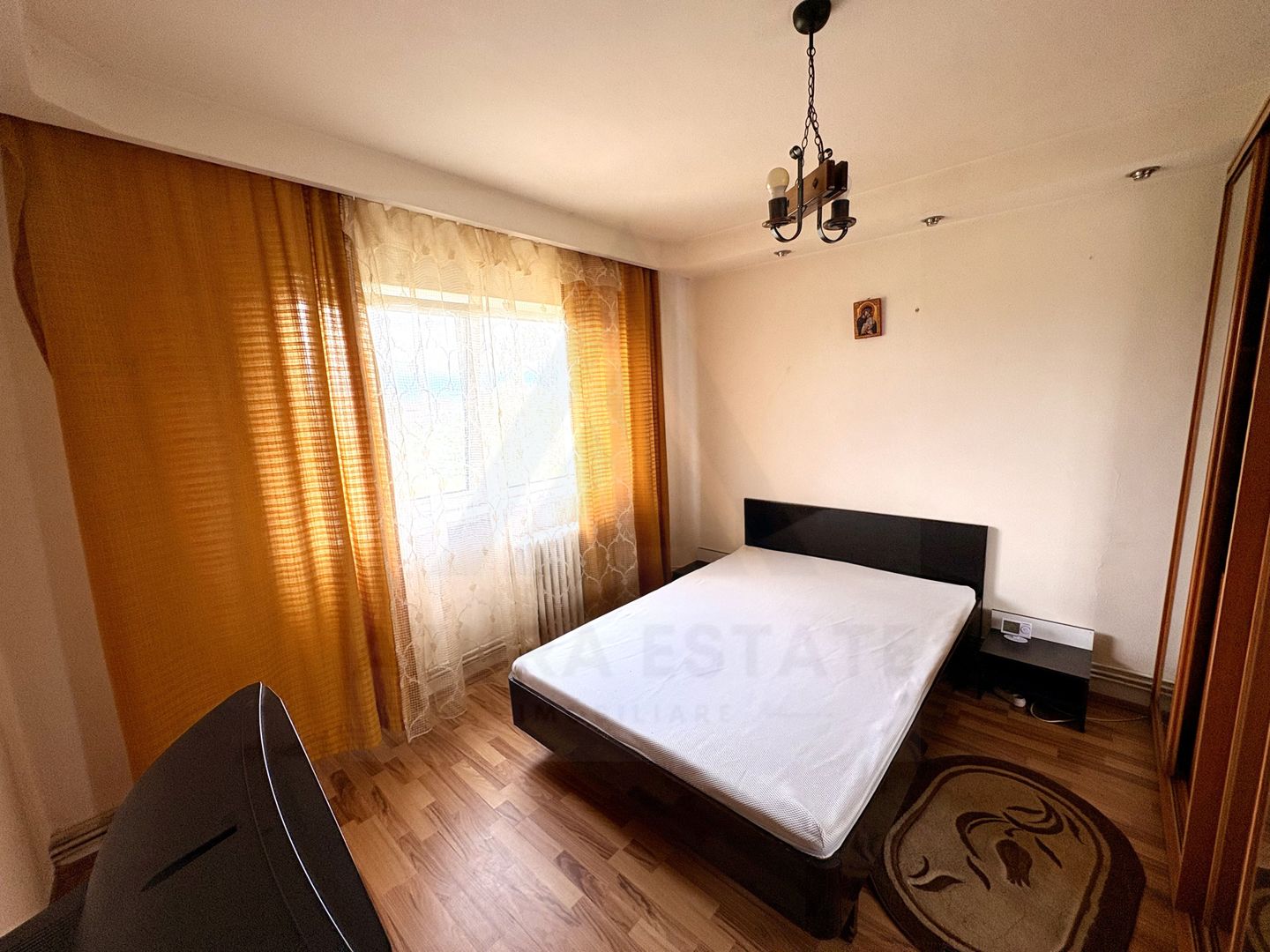 Apartament 2 camere decomandat cu balcon și pivniță în Vasile Aaron - Poză 8