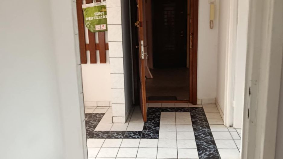 Girocului | 3 Camere | Bloc izolat - Poză 2