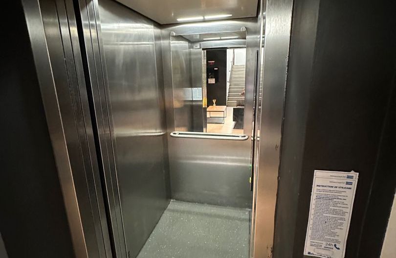 Clădire de inchiriat clinica / birouri - Poză 21