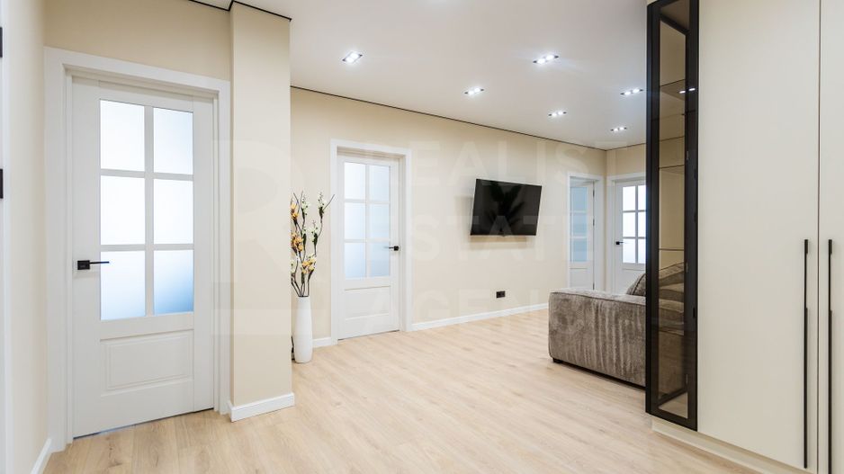 Vânzare, apartament,3 camere, Strada Nicolae Milescu Spătarul, Ciocana - Poză 7