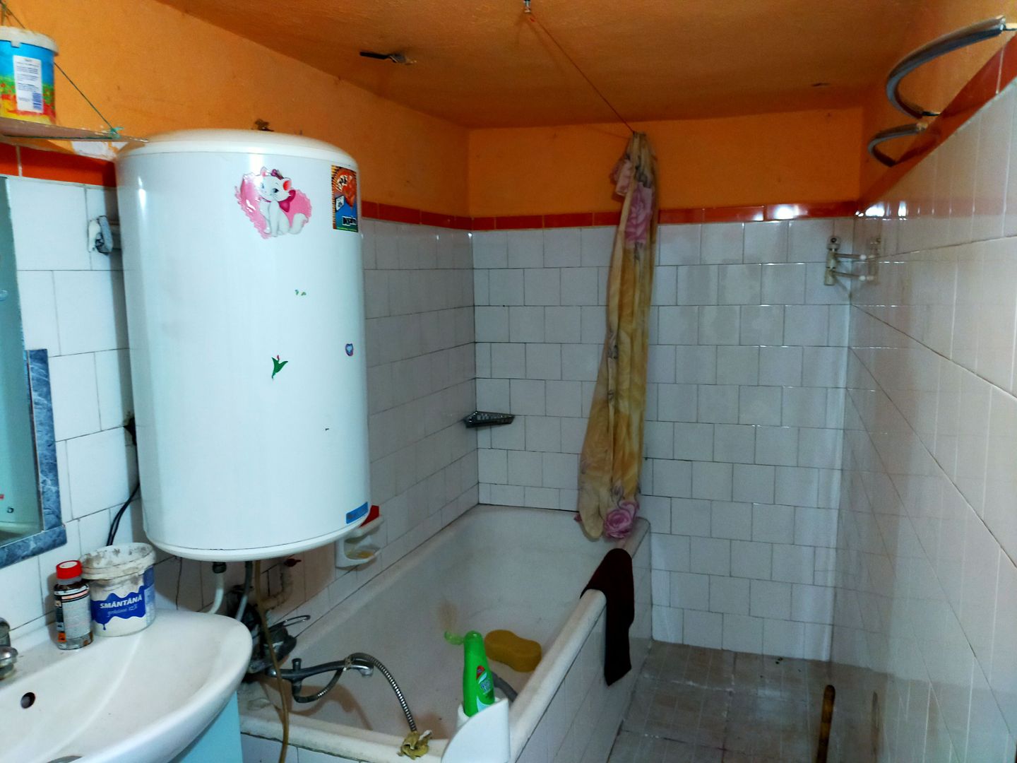 CASA 3 CAMERE IN CARANI - Poză 7