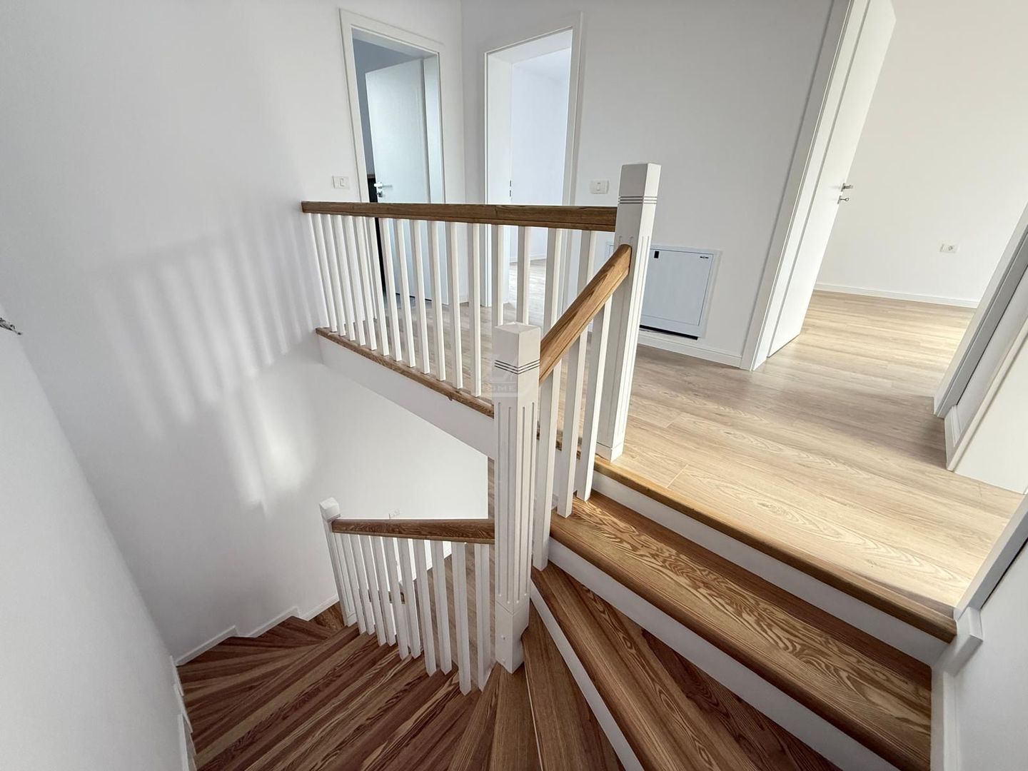 Locatie excelenta - langa Musicescu. 3 dormitoare. 2 locuri parcare. - Poză 11