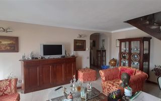 Apartament 3 camere cu scara interioara zona ultracentrala - Poză 1