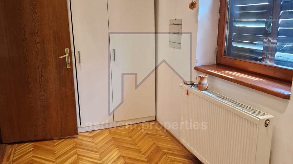 Vanzare apartament 3 camere (E1+M) in Vila (S+P+E1+M) - Teiul Doamnei - Poză 7