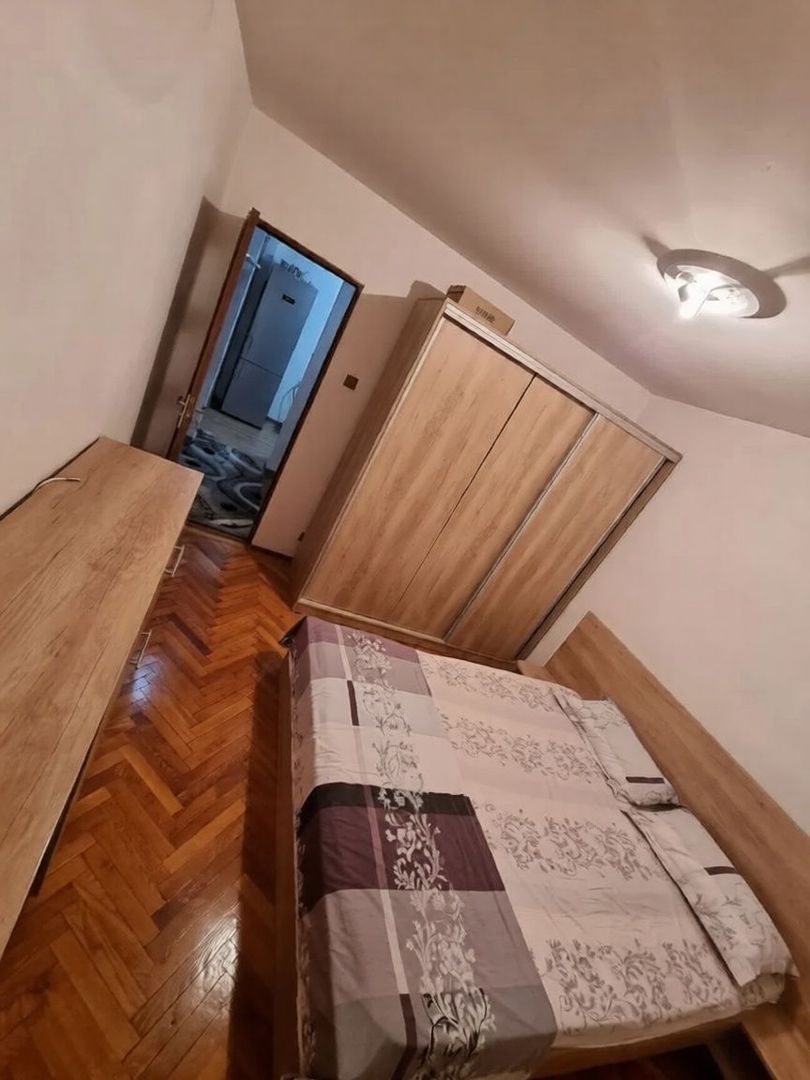 Apartament 2 camere decomandat, etaj 2, zona Calea București - Poză 3