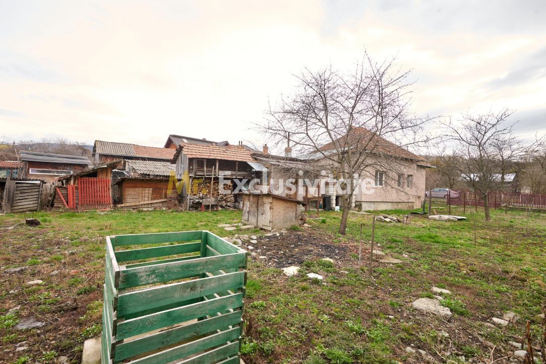 Casa individuala  Leresti la strada principala+ teren 831 mp, utilitati complete - Poză 14