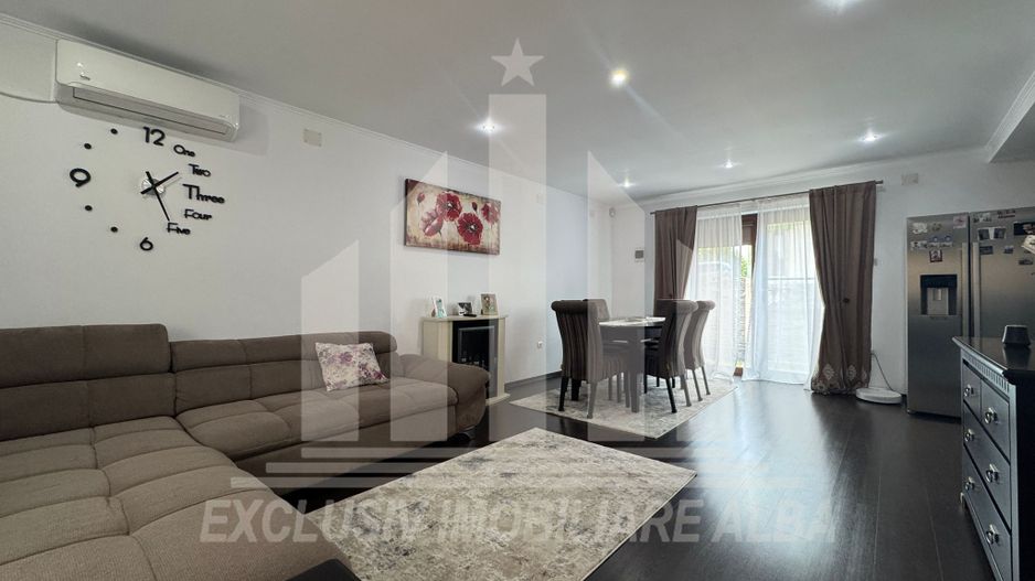 Casa insiruita de vanzare, Cetate - Poză 3