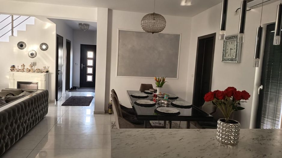 Duplex despartit prin garaj -Dumbravita - zona Lidl - Poză 10