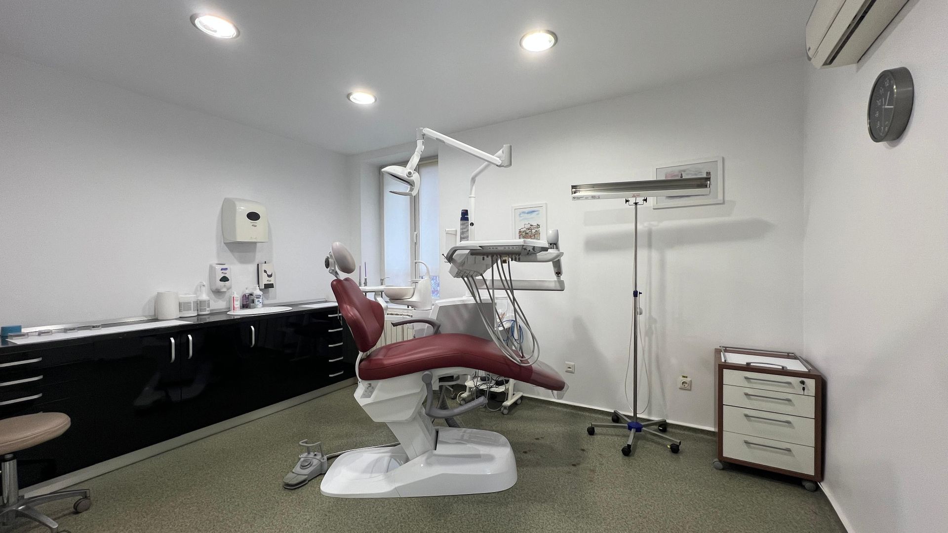 Cladire 23 de camere cu teren 554 mp - Poză 9