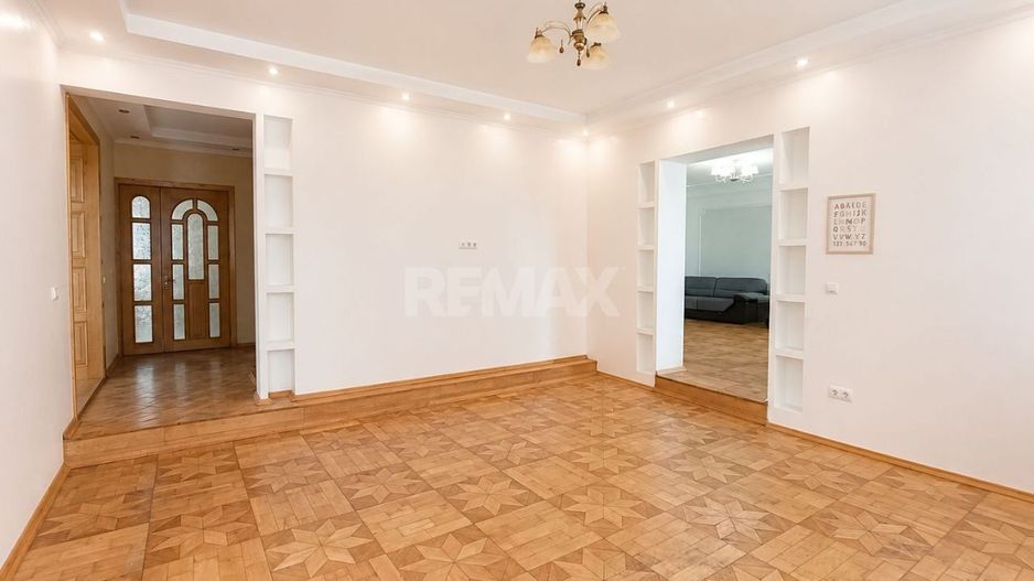 Cojușna - Casă 6 Dormitoare + Living | 259 m² | teren 10,81 ari | 249.000 € - Poză 10