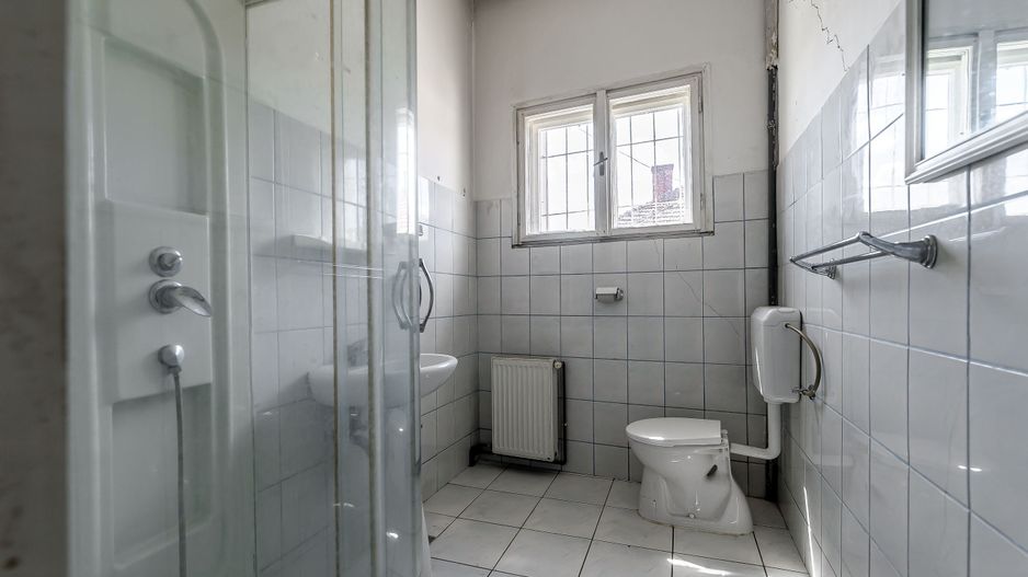 Casă cu teren de 716 mp pe strada Dorobanți, Pârneava. - Poză 9