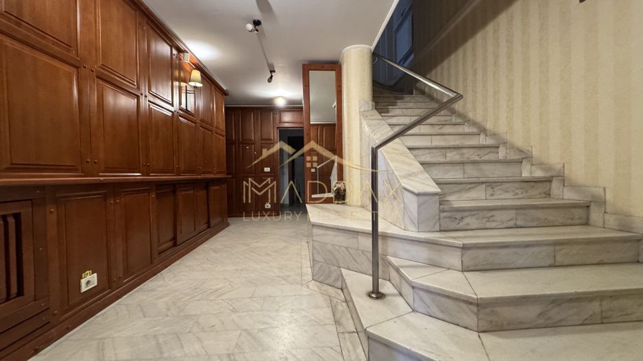 Vila centrala cu 13 camere *460mpu* + garaj // Dorobanți - Poză 8
