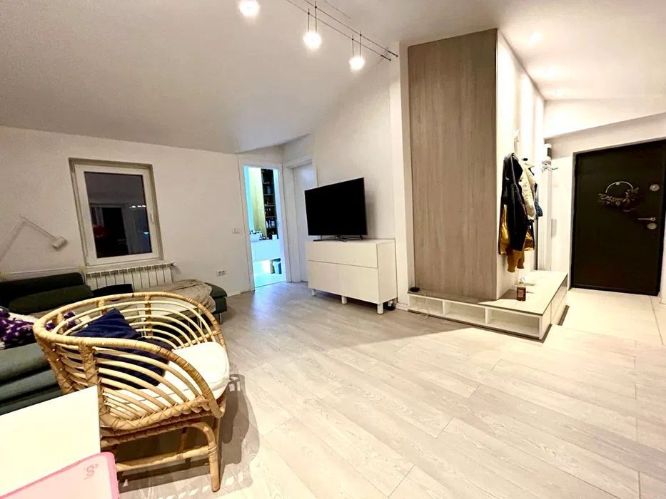 APARTAMENT LA MANSARDA ZONA CAPITALE - Poză 2