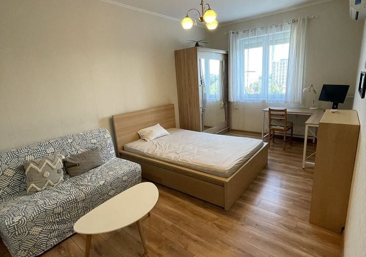 Închiriere garsonieră – Bd. Basarabia, vis-a-vis de Stadionul Național - Poză 1