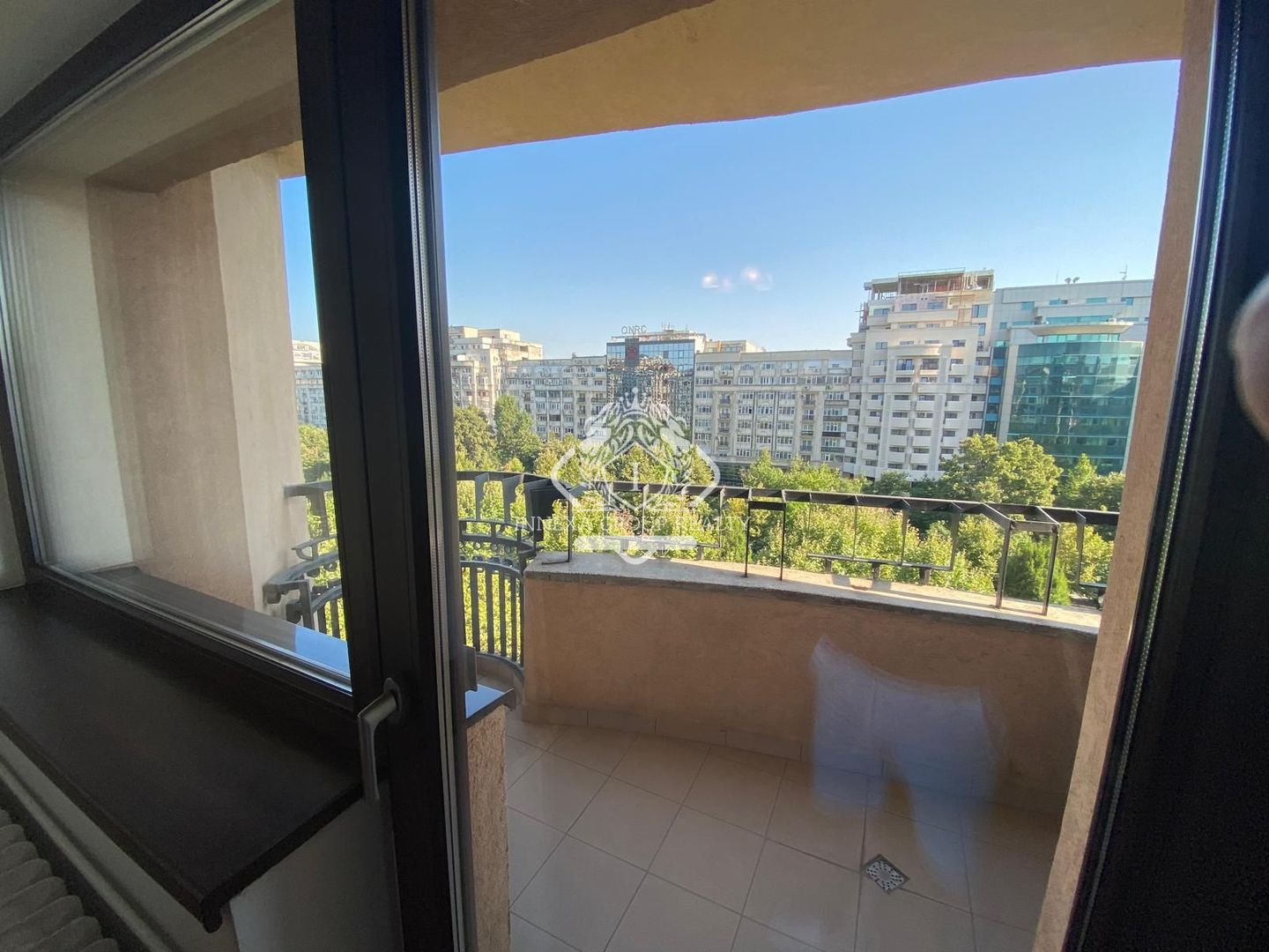 Apartament 2 camere, 3 balcoane, 74mp, zona Unirii - Poză 17
