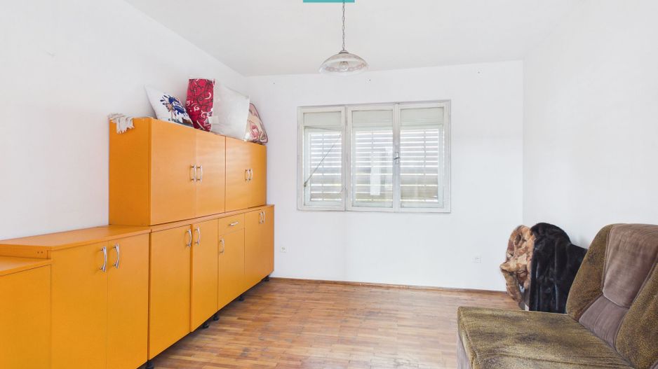 2 case separate + curte 1400 mp – Zona Dâmbovița - Poză 4