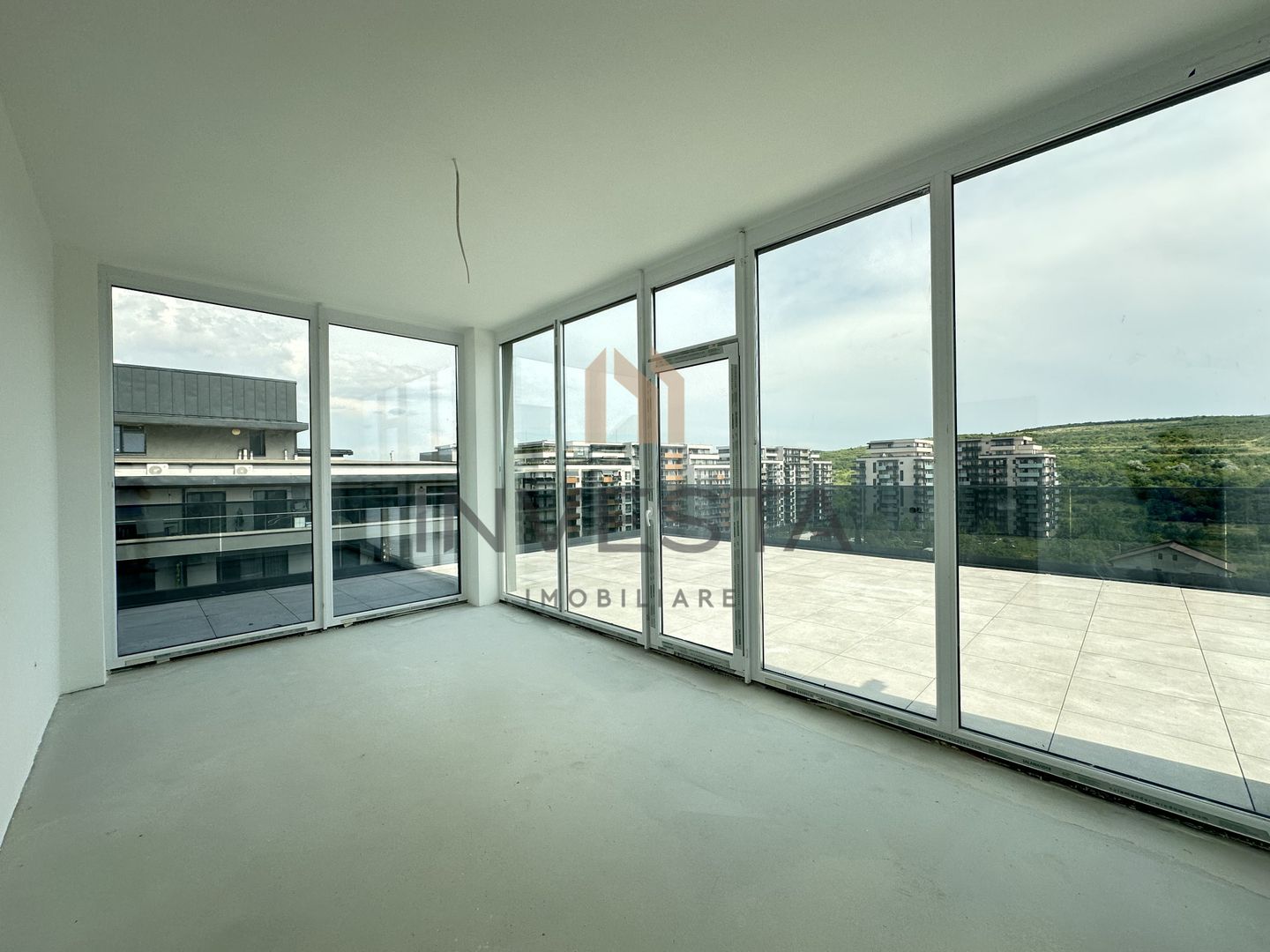 Penthouse 110 mp utili+ terasa de 137 mp! - Poză 3