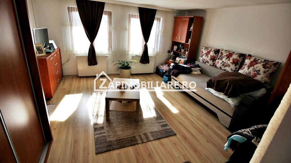 Casa 6 camere, 150mp.utili,527mp teren, zona semicentral - Poză 4