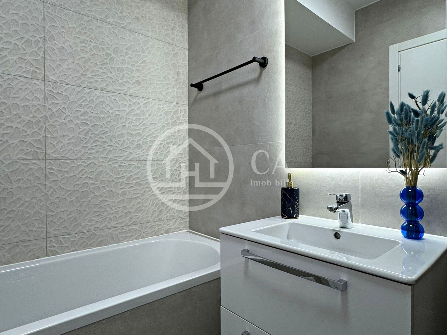 Apartament LUX de închiriat cu 3 camere în zona PRIMA ARENA, Oradea - Poză 12