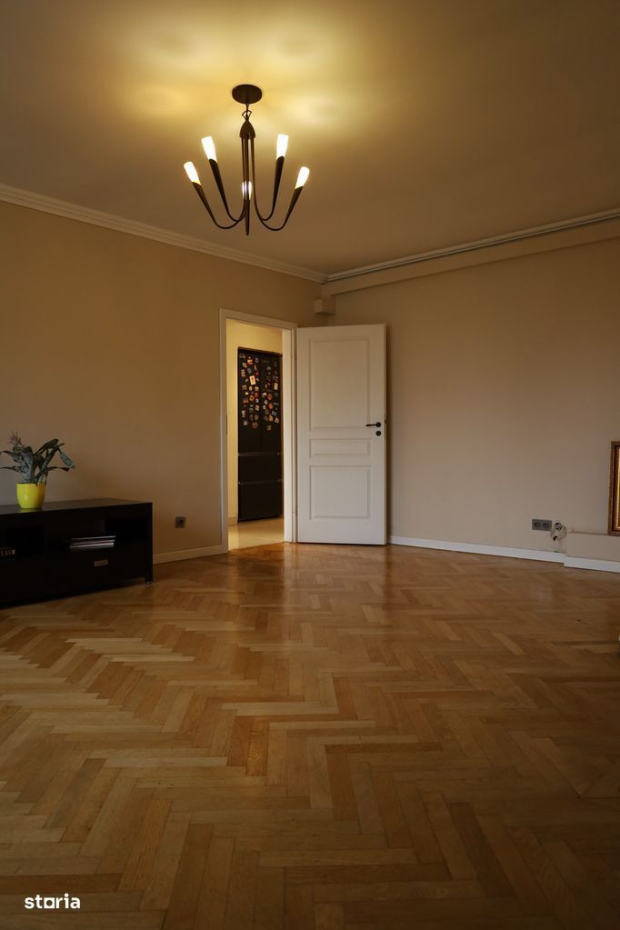 Apartament 3 camere 94 mp, Ultracentral, centrala proprie, bloc fără risc - Poză 13
